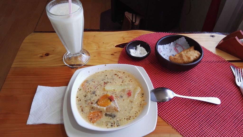 Tipikus chilei leves és chirimoya gyümölcslé