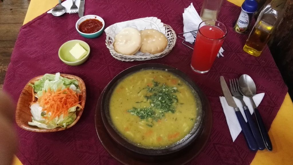 Chilei napi menü: leves, saláta cipó