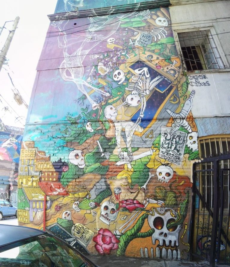 A temető elárasztását ábrázoló graffiti, Valparaiso, Chile