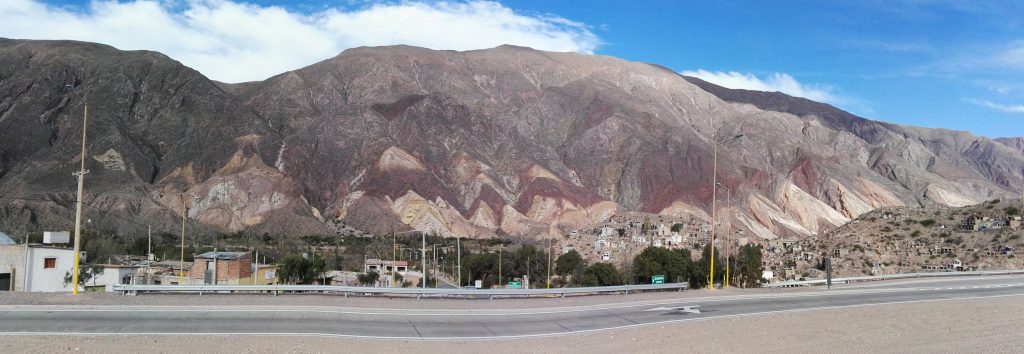 A La Paleta del Pintor (a festő palettája) színes hegyek, Maimará, Argentína