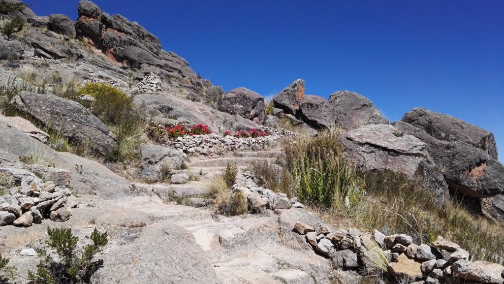 Az Horca del Inca csillagvizsgálóhoz vezető sziklába vájt lépcsősor