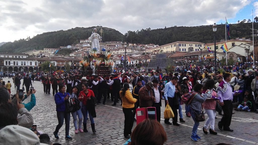 Cuscói körmenet a Plaza de Armason