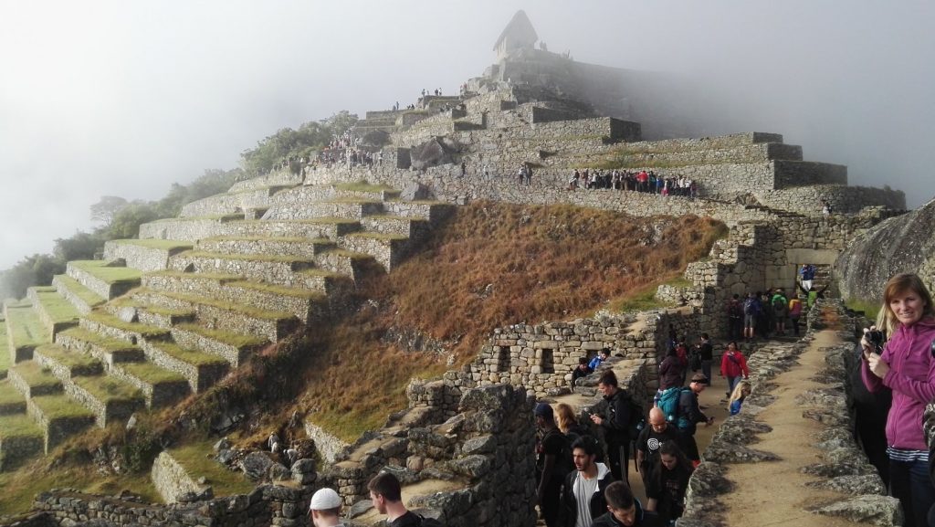 Mezőgazdasági teraszok és az őrtorony Machu Picchuban