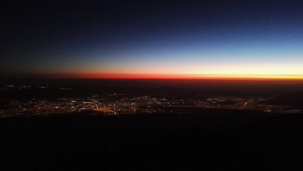 Napnyugta 4500 méter magasságban Arequipa felett a Misti oldalában