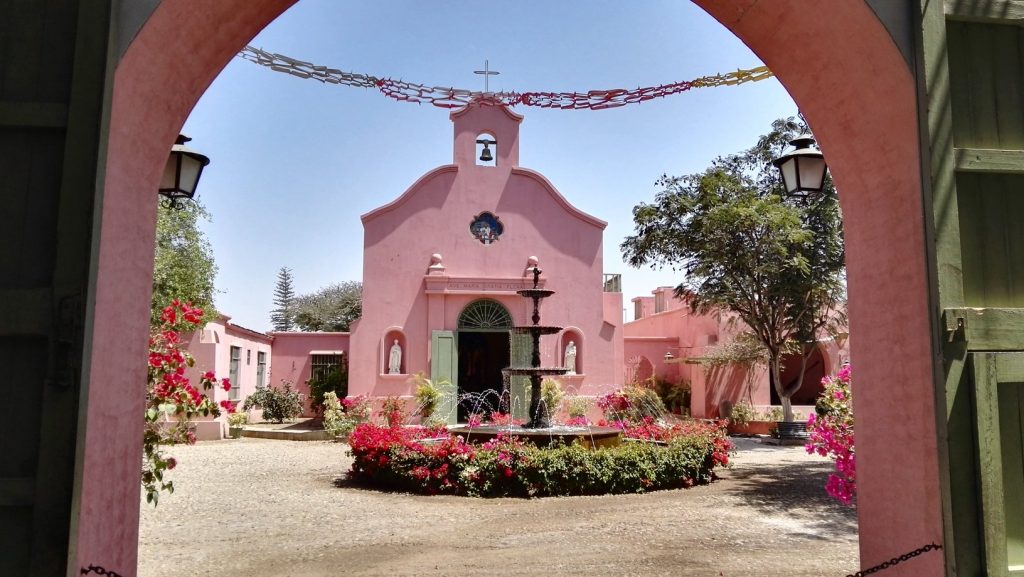 Az egykori kolostor temploma a Tacama borászatban