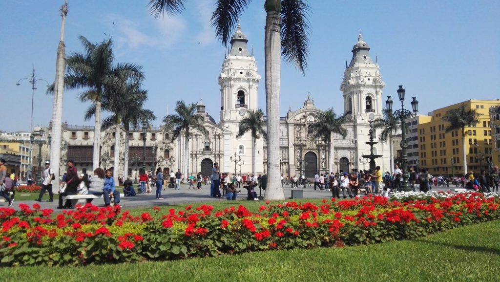 A katedrális a Plaza de Armason Limában